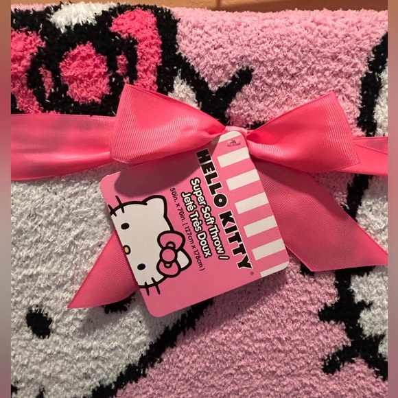HELLO KITTY Large Pink & White Pretty Faces Knit Throw Made By Sanrio. NWTS - Picture 3 of 5